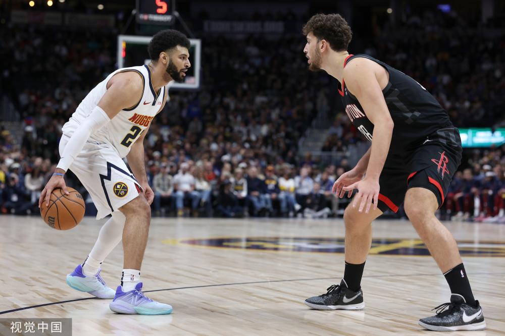 随着他的离 随着他的离