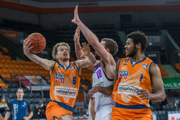 练在事业巅 练在事业巅